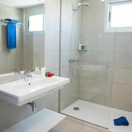 Appartement Lb Deluxe Pool View Room/half Board,wifi, Beach *