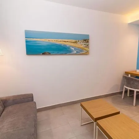 Lb Deluxe Pool View Room/half Board,wifi, Beach Appartement
